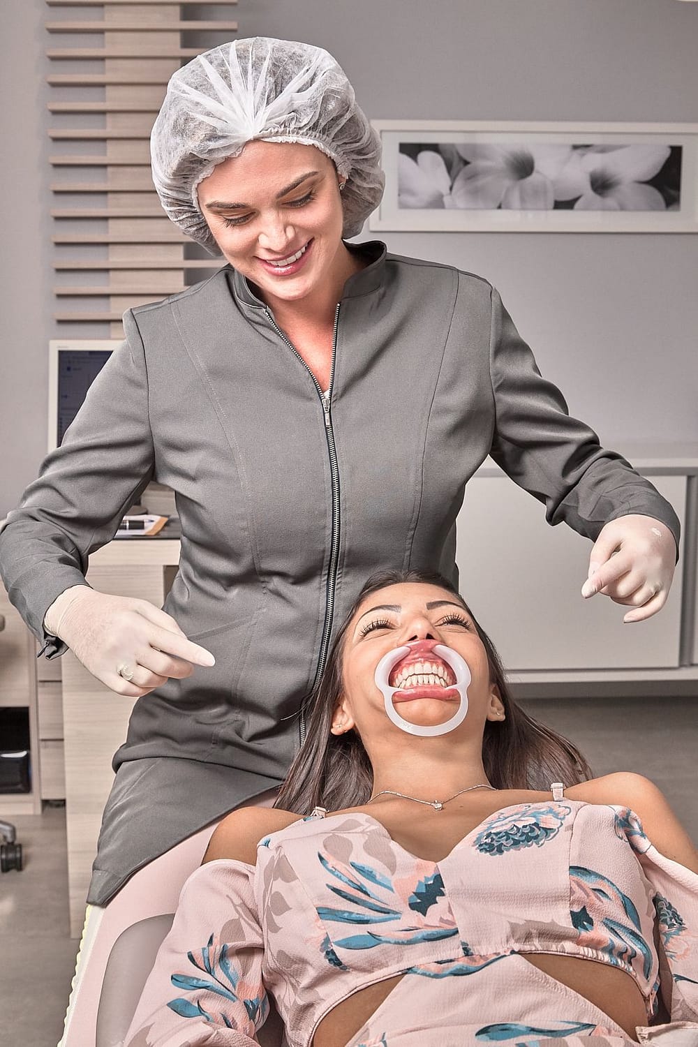 dentista atendendo paciente